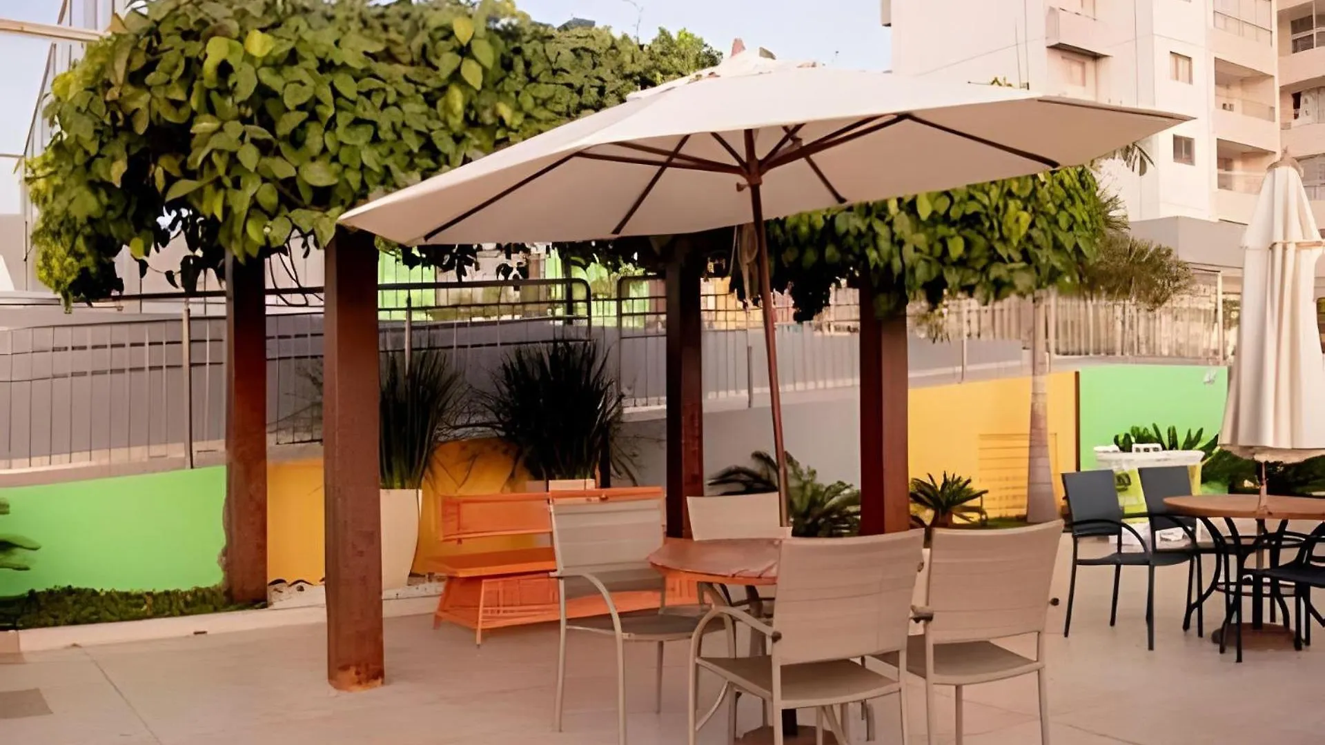 Flat Com Sacada E Linda Vista Da Cidade Caldas Novas