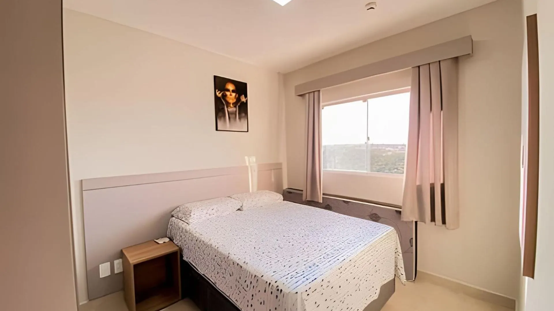 Flat Com Sacada E Linda Vista Da Cidade Caldas Novas