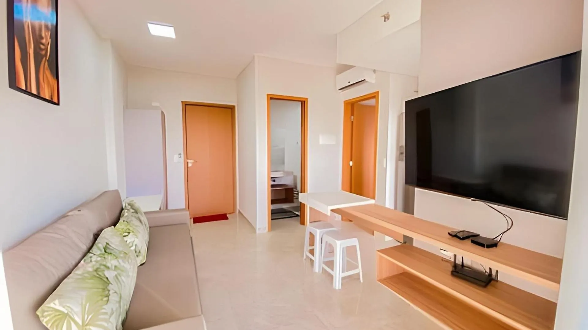 Flat Com Sacada E Linda Vista Da Cidade Caldas Novas